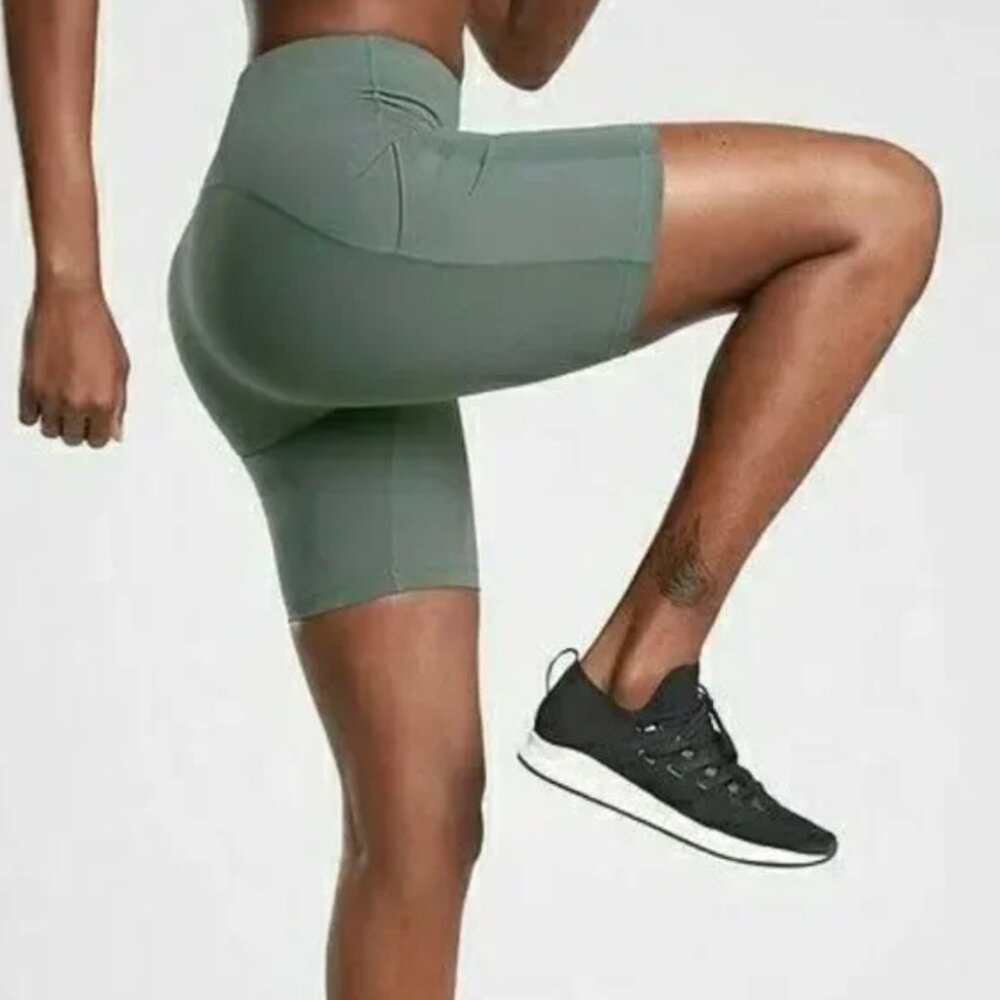 Athleta Ultimate Stash Pocket 7" Short